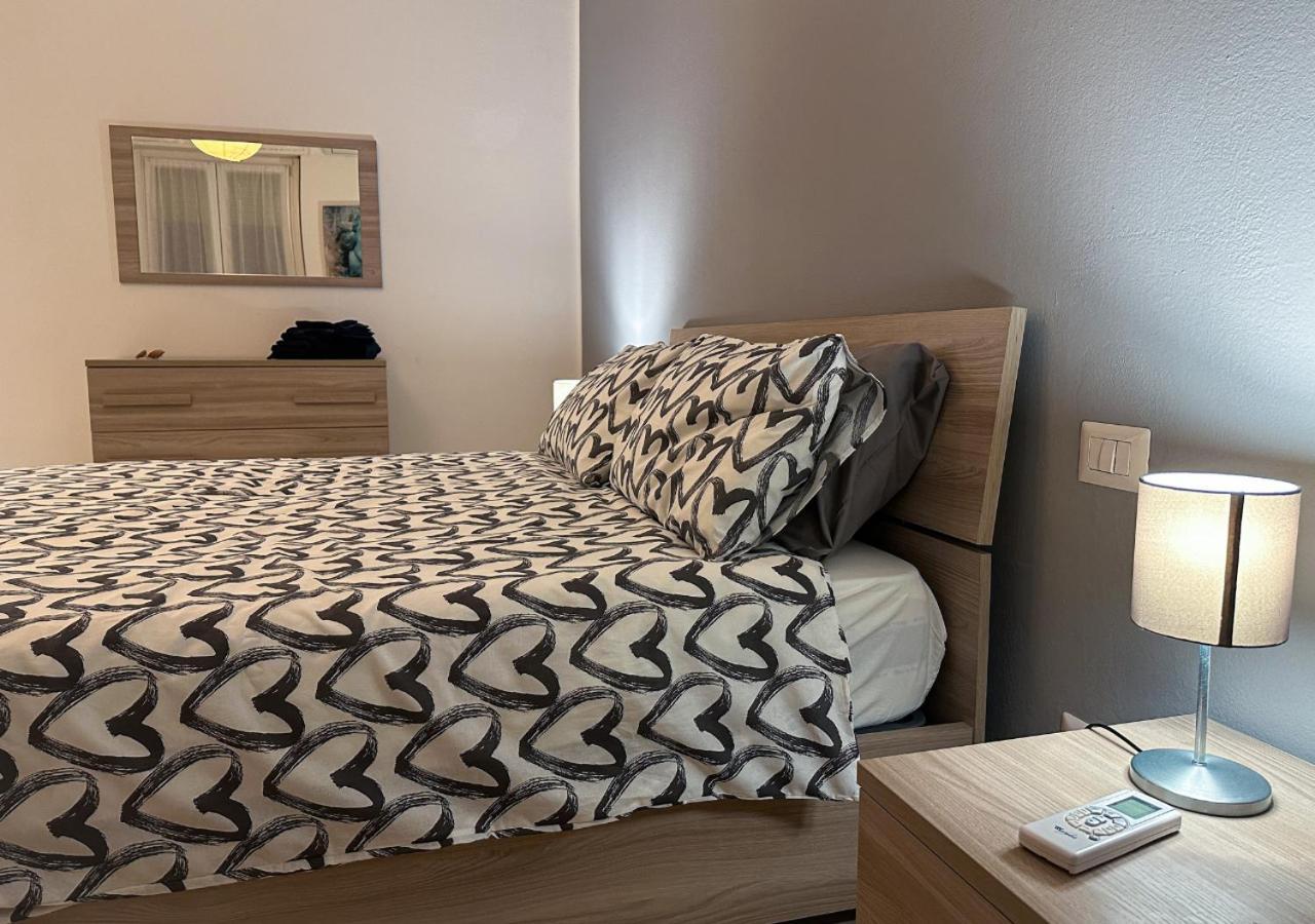 Modern Cenisio Apartment - Self Check-In & Parking Milan Exterior photo